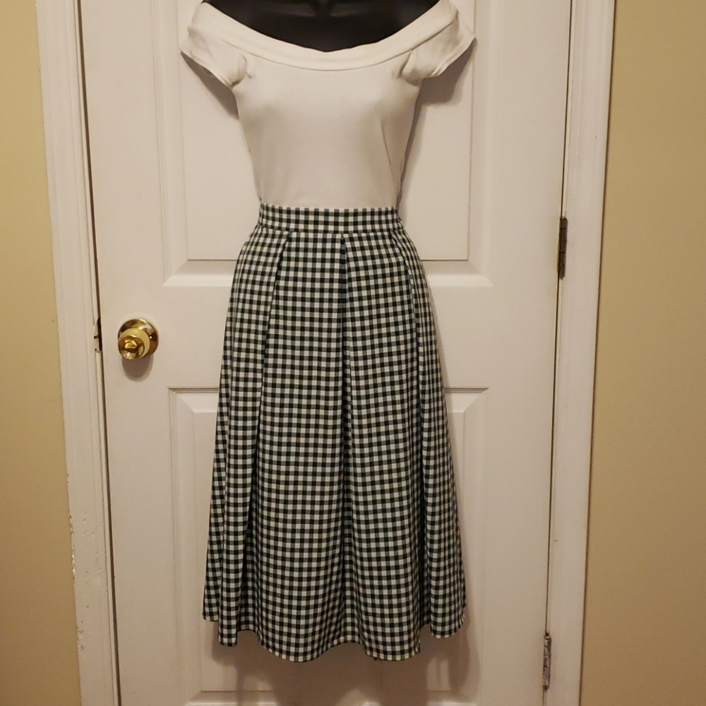 Pink Martini circle skirt in size med